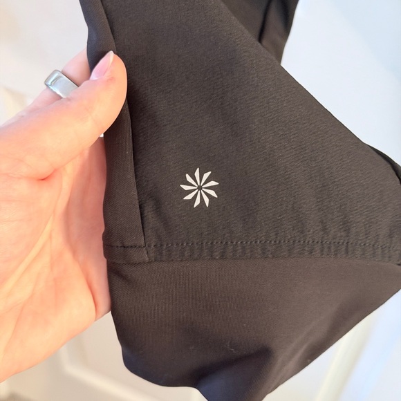 Athleta Headlands Hybrid Trek Mid Rise Black Jogger Pants - Women’s 8 - Picture 6 of 7